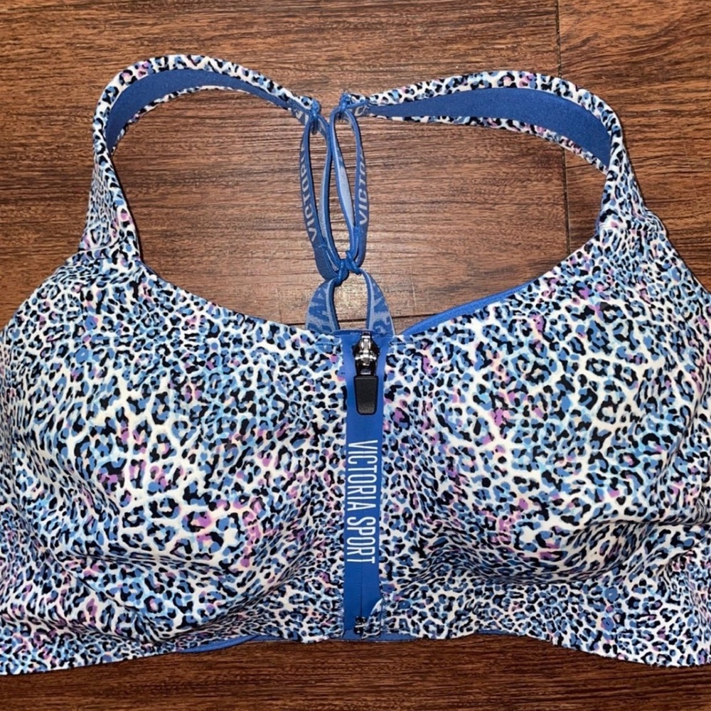 Victoria Secret leopard print sports bra.